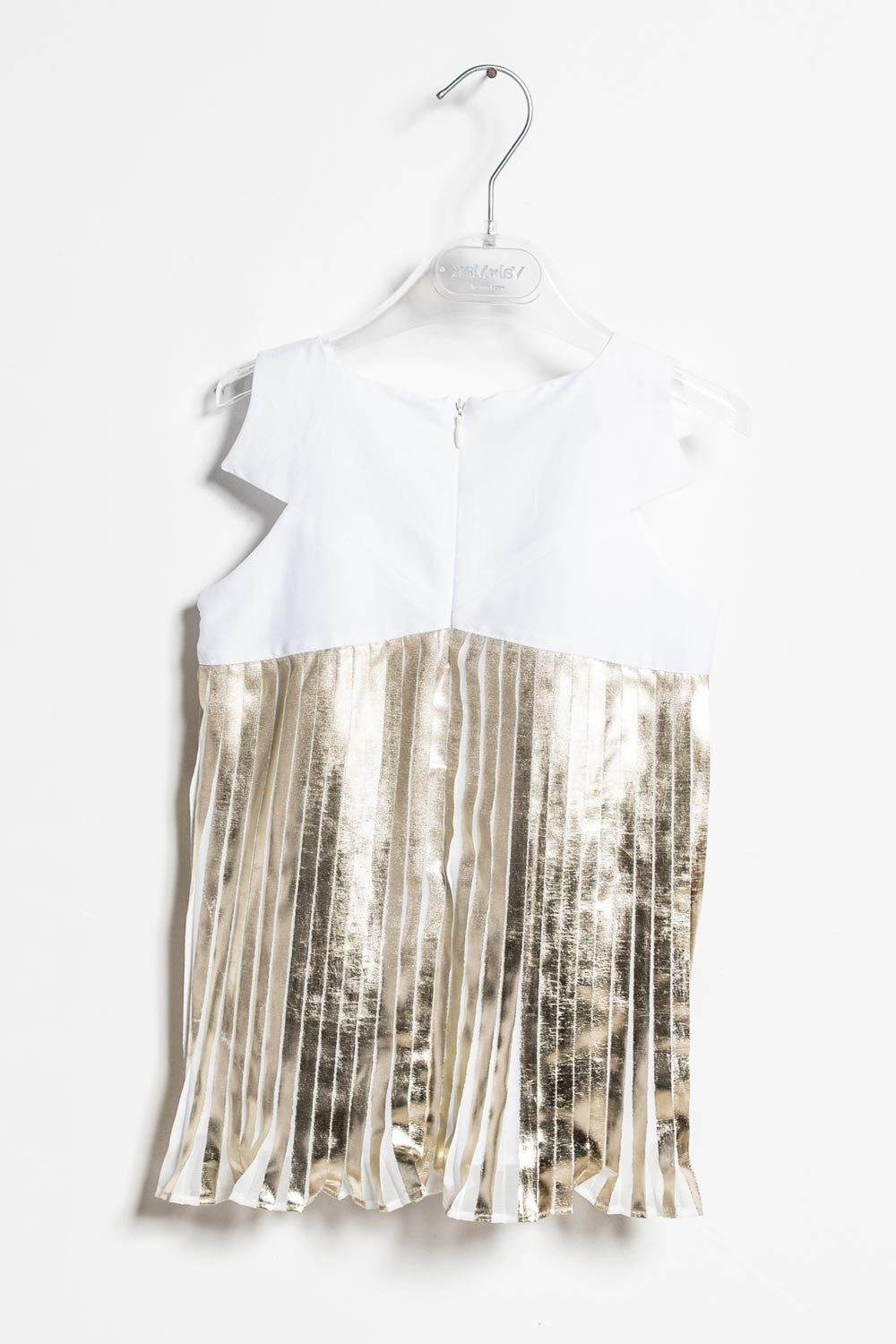 ValMax sleeveless top in pleated fabric