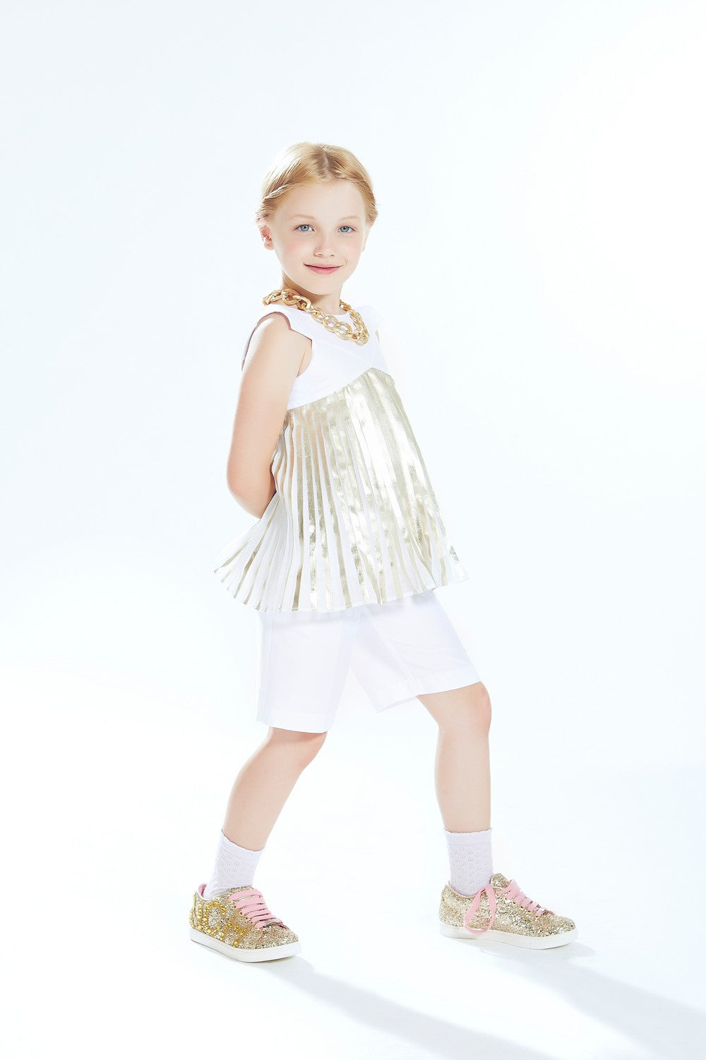 ValMax shorts with belt and bow