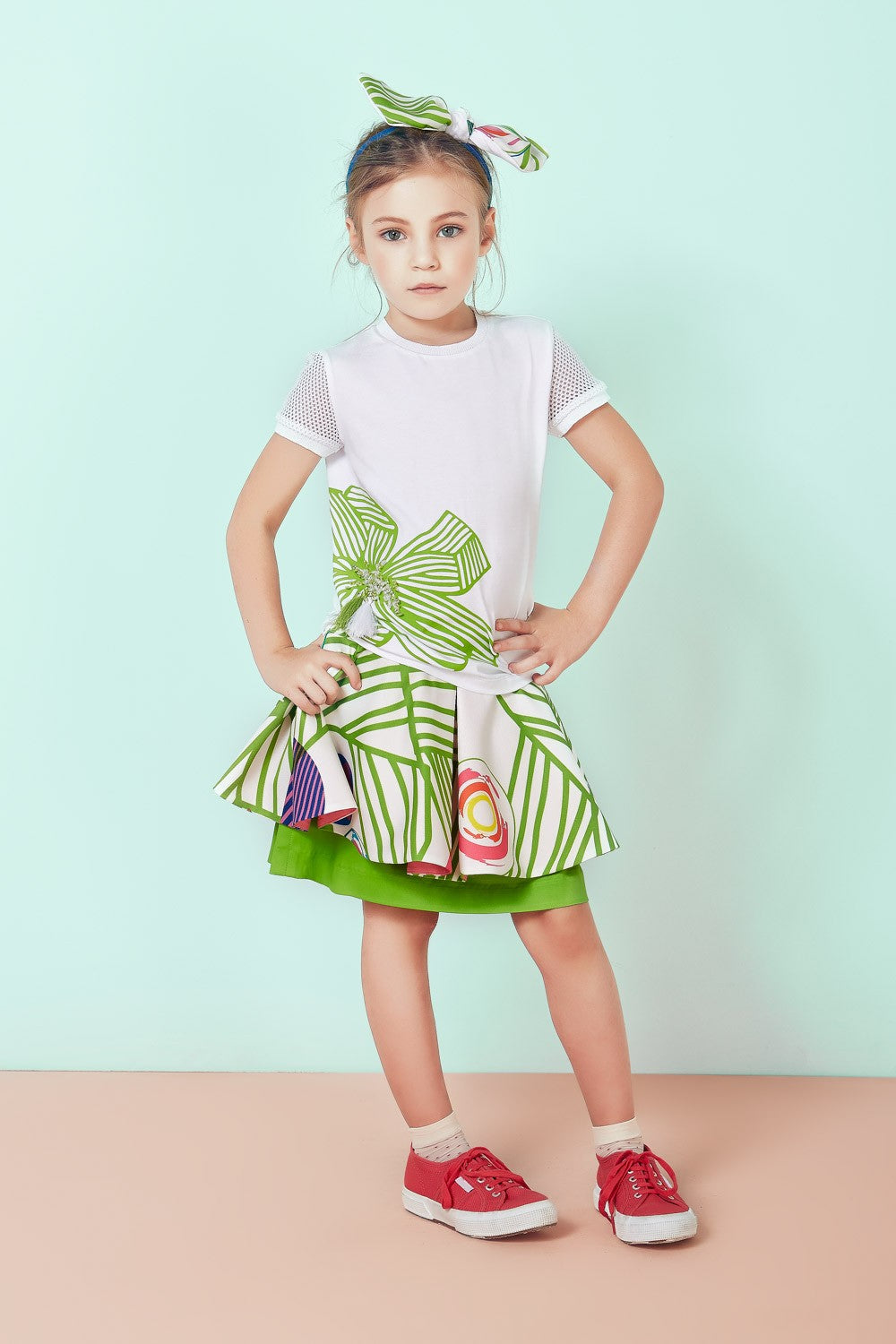 T-shirt ValMax con stampa floreale e perline