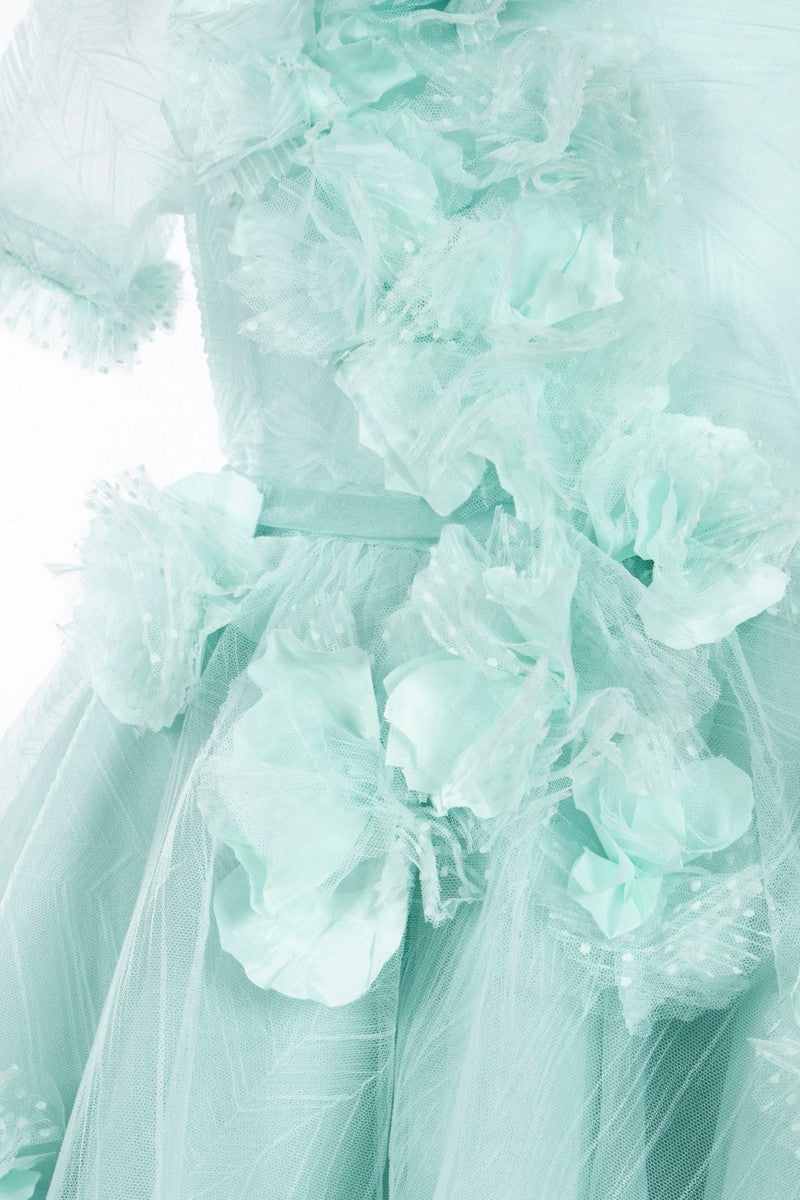 Abito in tulle plumetis plissato con fiori