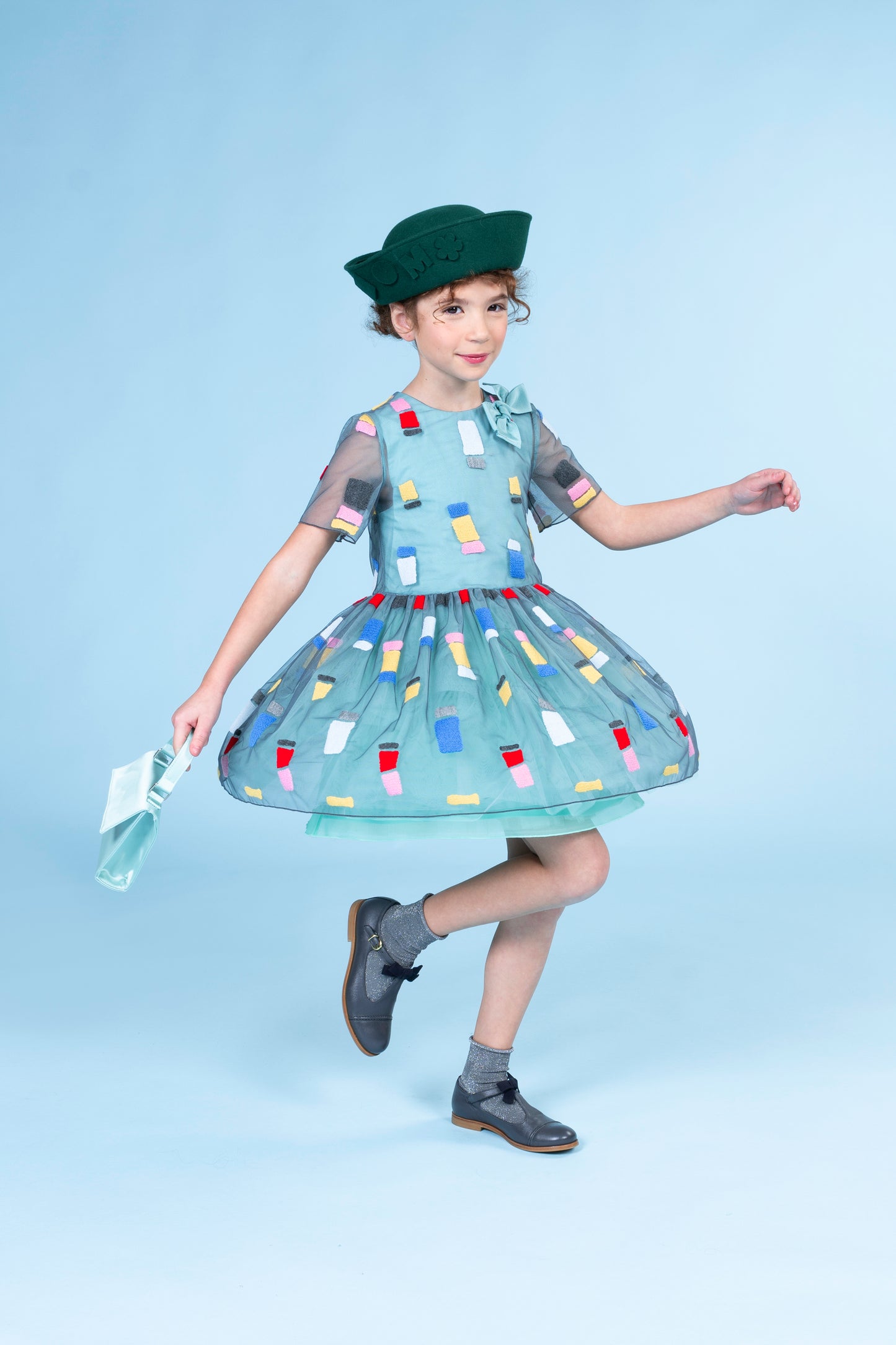 Abito in tulle con ricamo multicolor