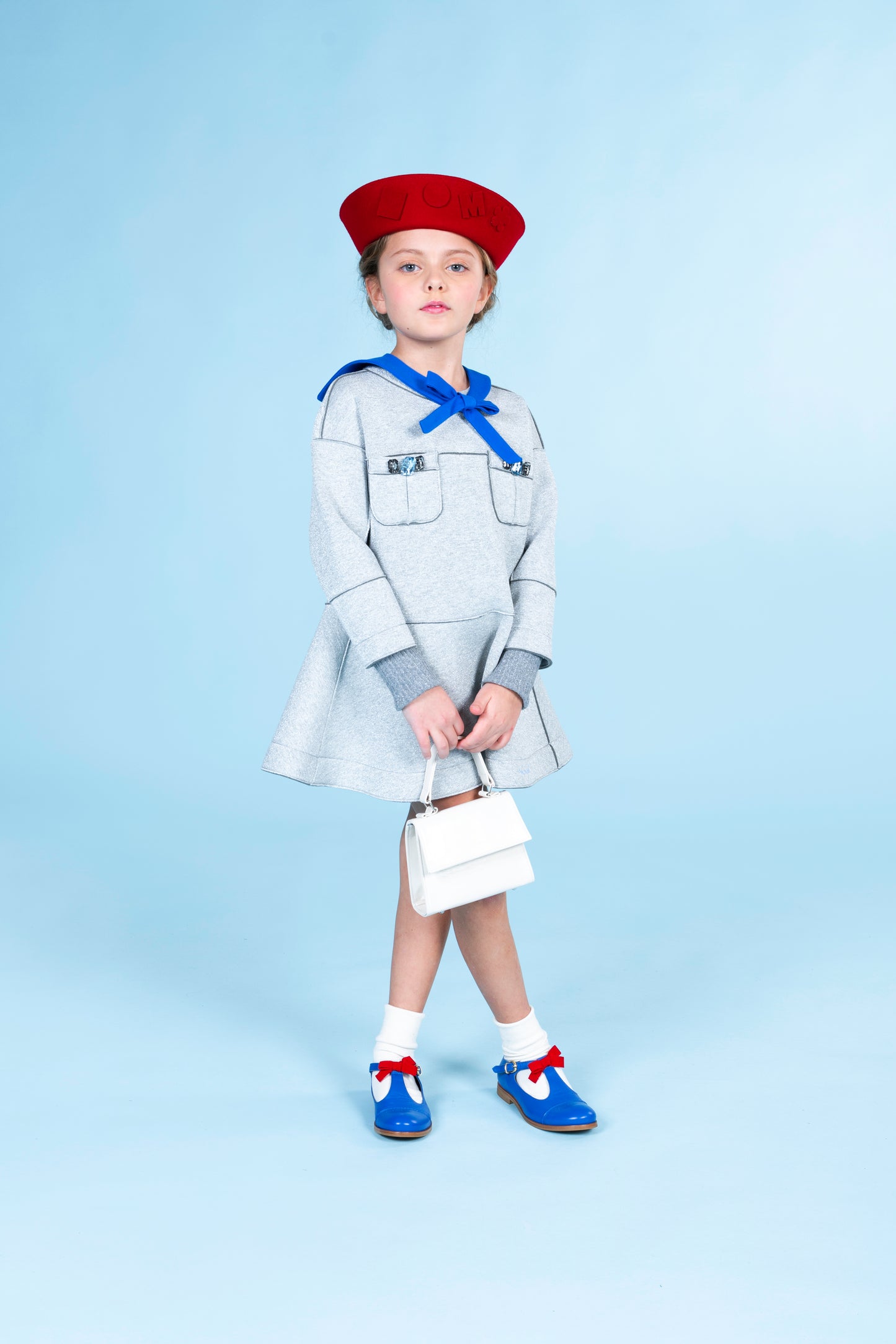 Abito in neoprene con pietre ricamate