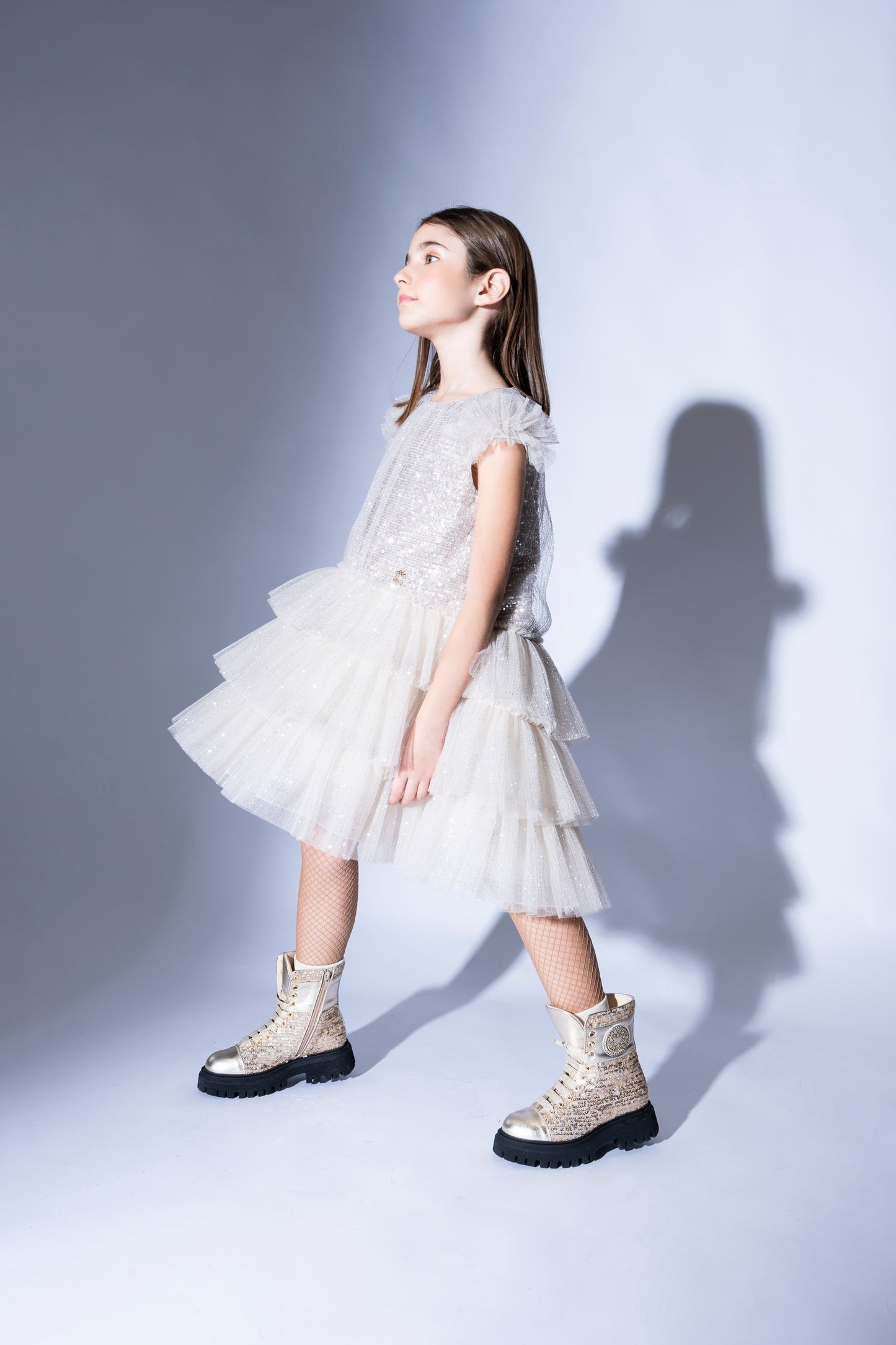 Abito a balze in tulle plisse e paillettes