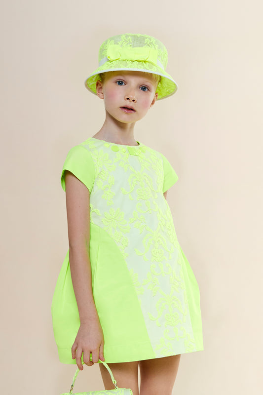 Fluorescent lace dress with a bombé line